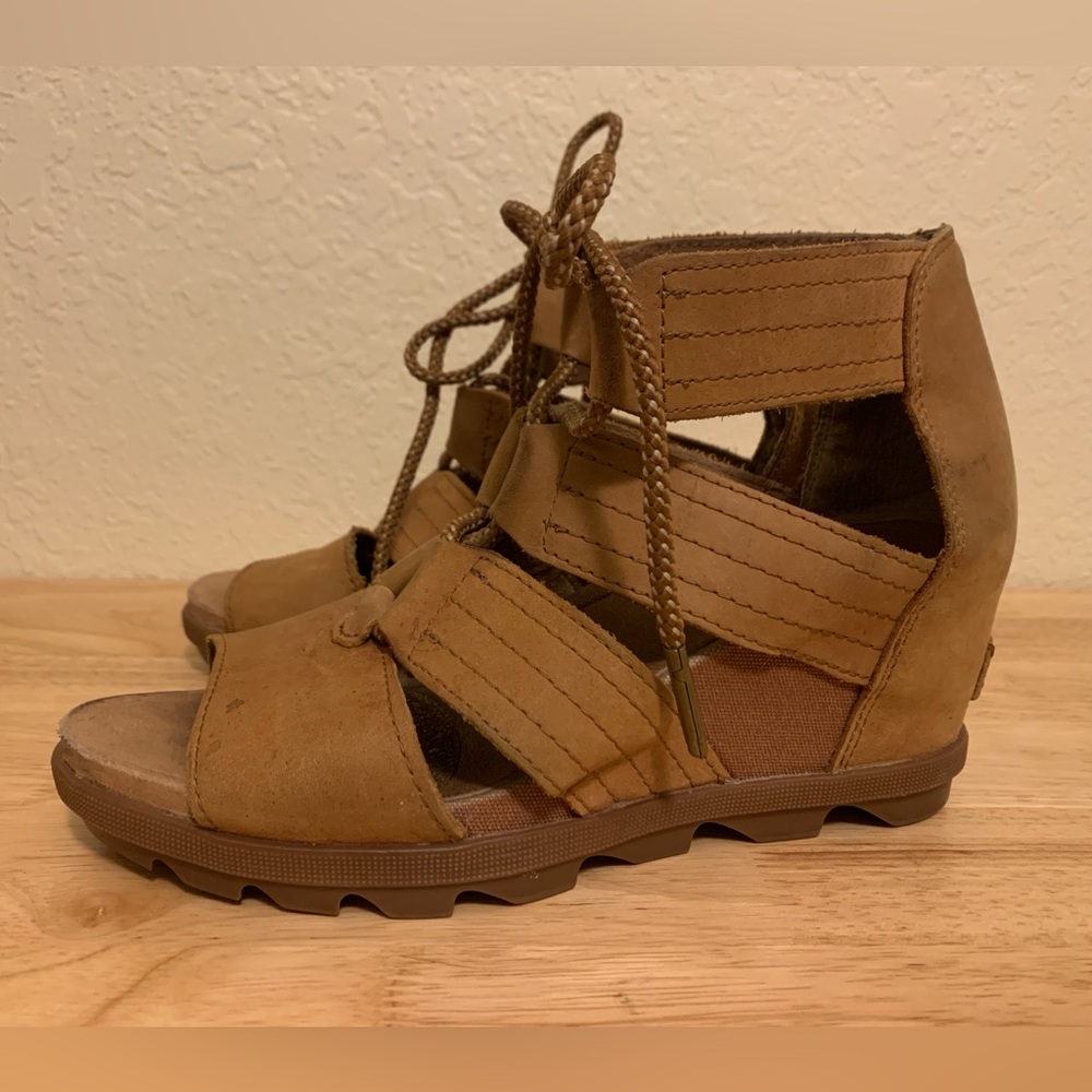 SOREL Joanie II - Tan Nubuck Leather Lace-up Wedge Sandal - Women’s 8
